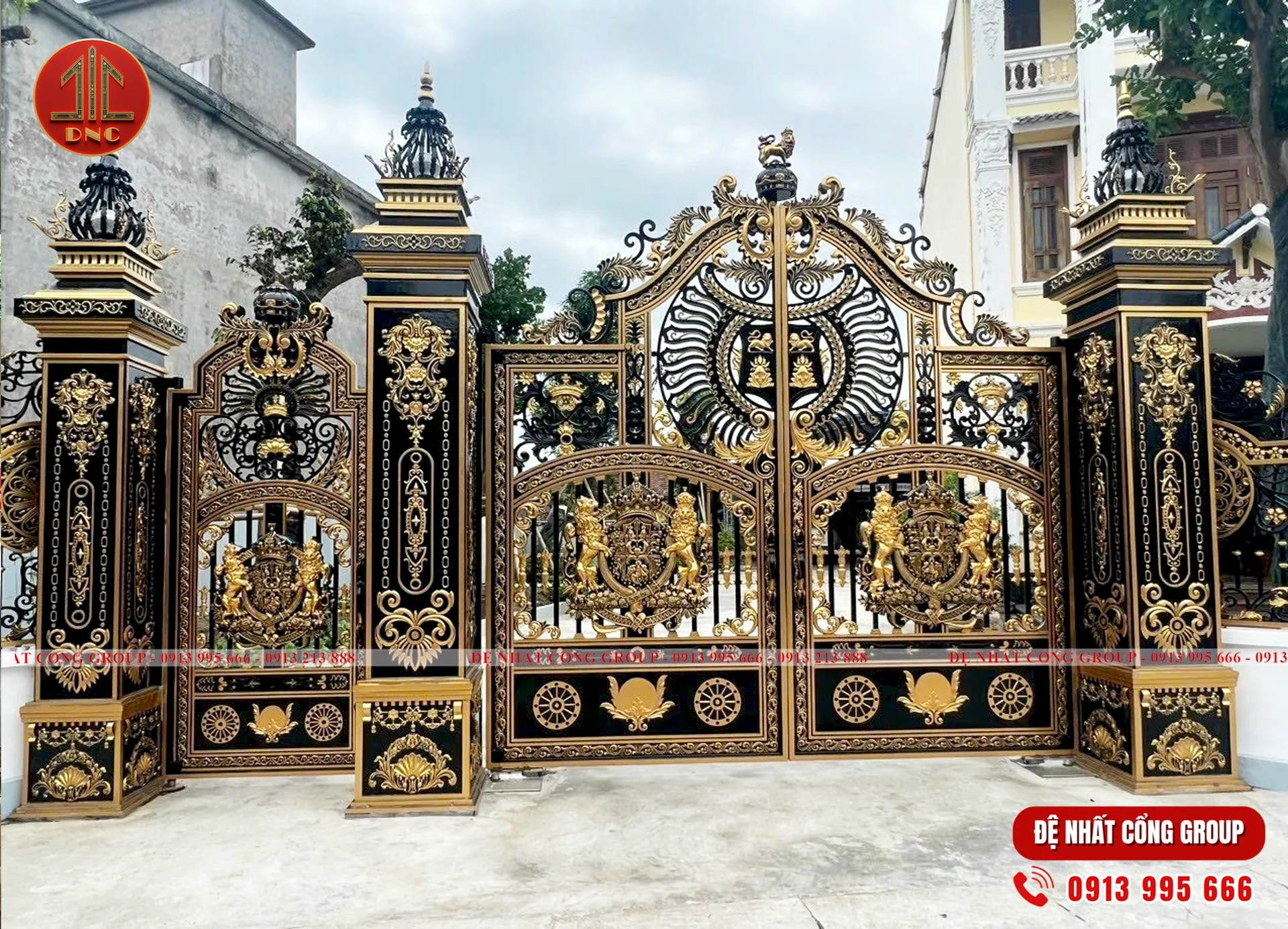 Mẫu cổng nhôm đúc đẹp 2025